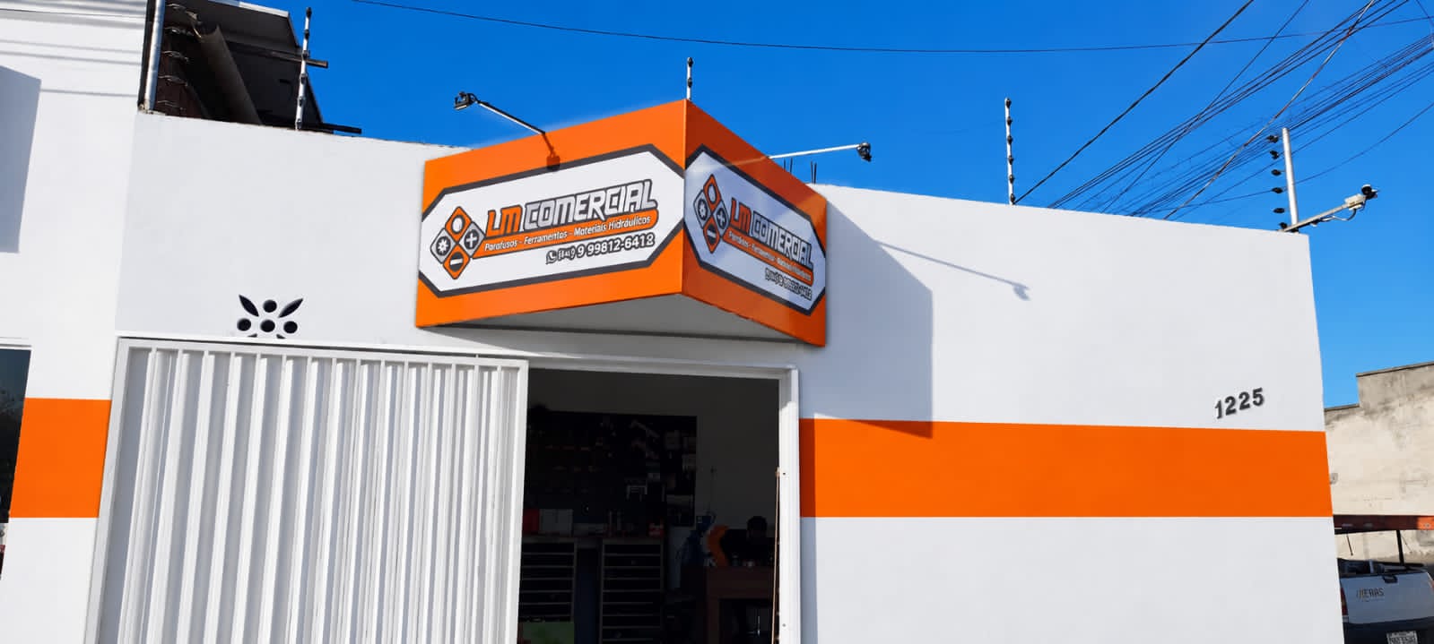 Fachada da LM Comercial na Rua João Barbosa de Lira, 1225